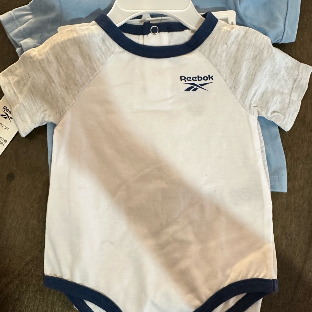 Reebok Blue Short Sleeve Tee - Picture 3 of 3